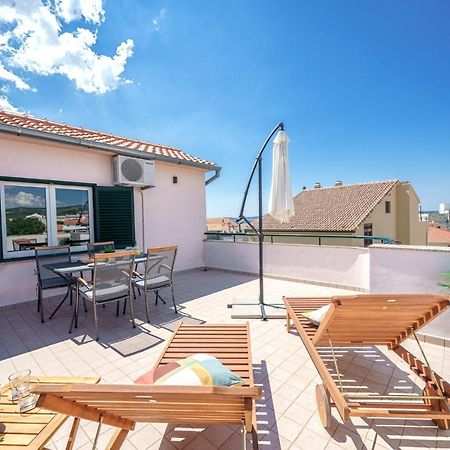 Family Petrov Apartments Vodice Kültér fotó