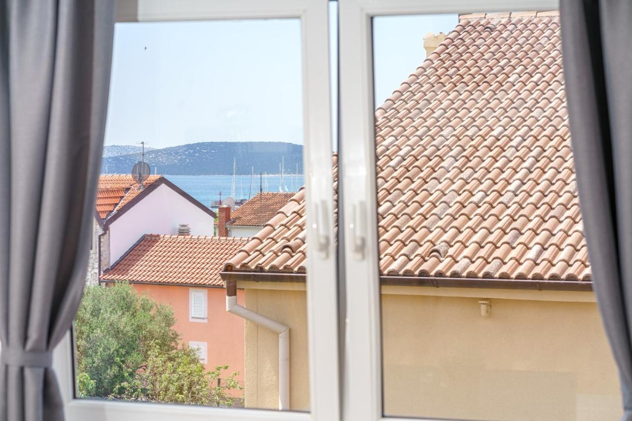 Family Petrov Apartments Vodice Kültér fotó
