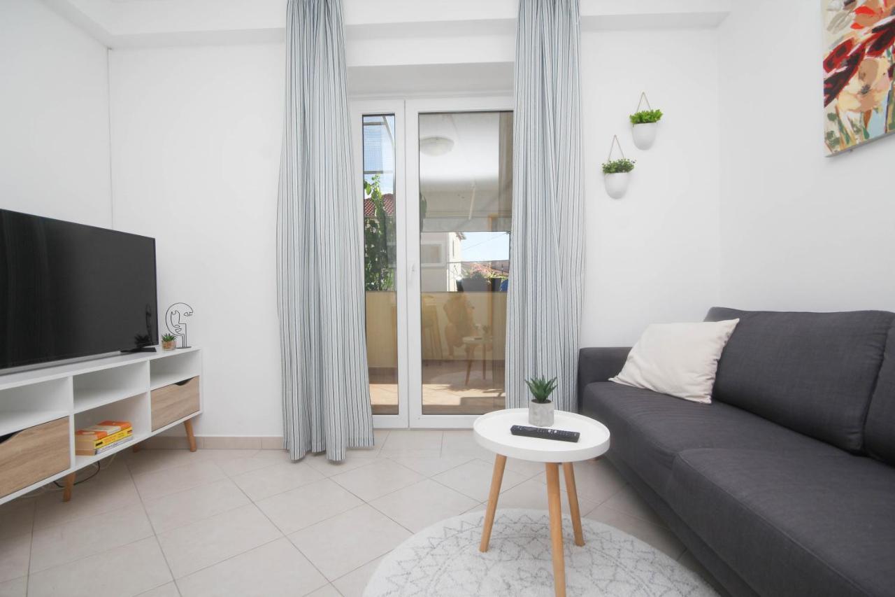 Family Petrov Apartments Vodice Kültér fotó