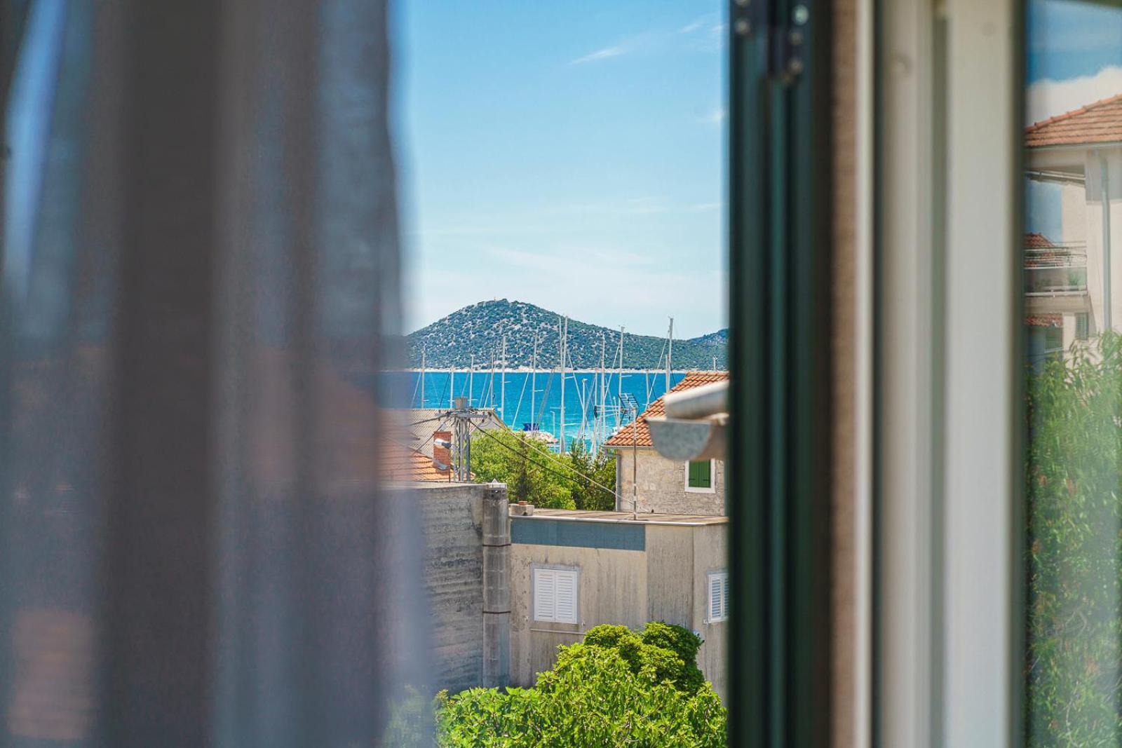 Family Petrov Apartments Vodice Kültér fotó