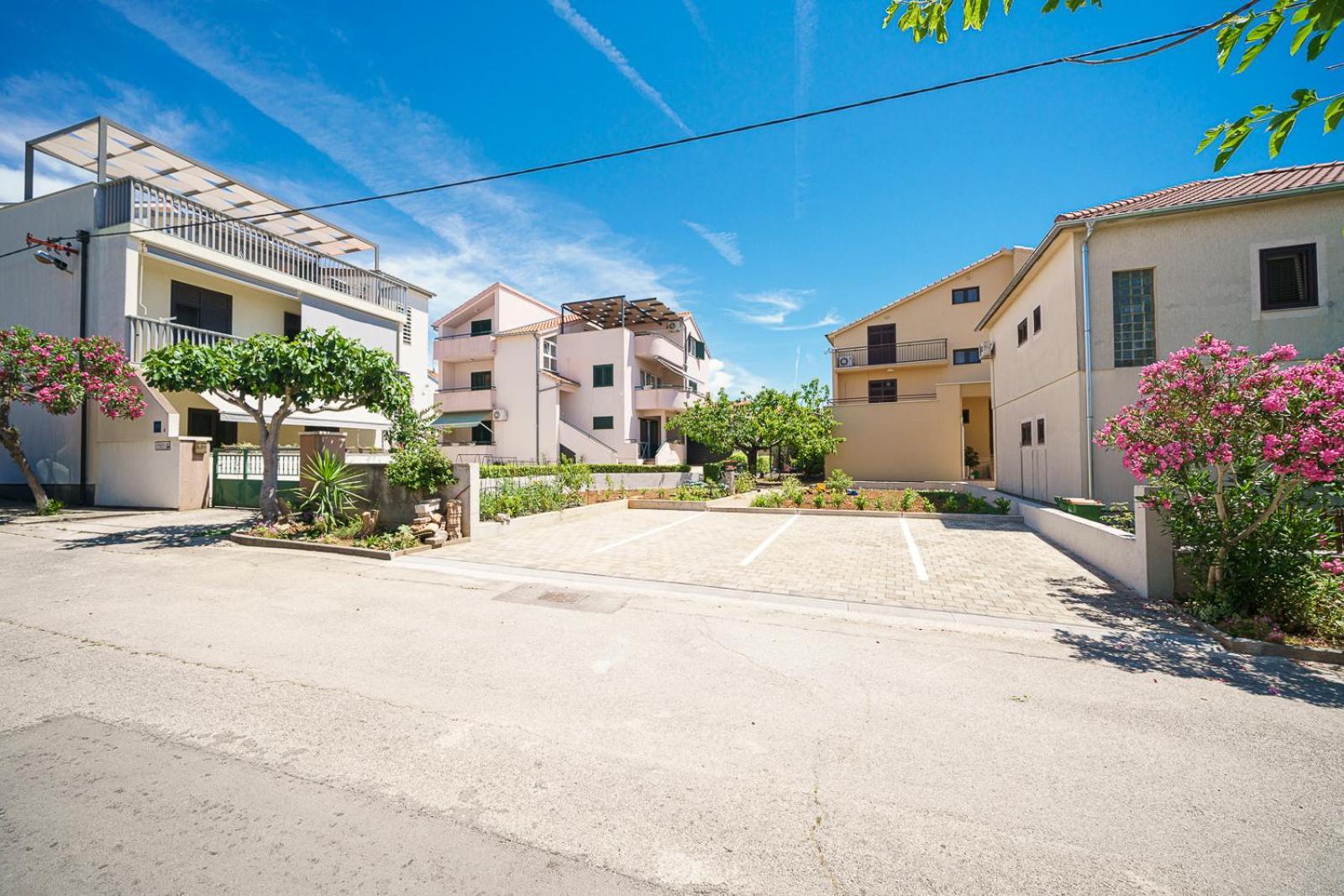 Family Petrov Apartments Vodice Kültér fotó