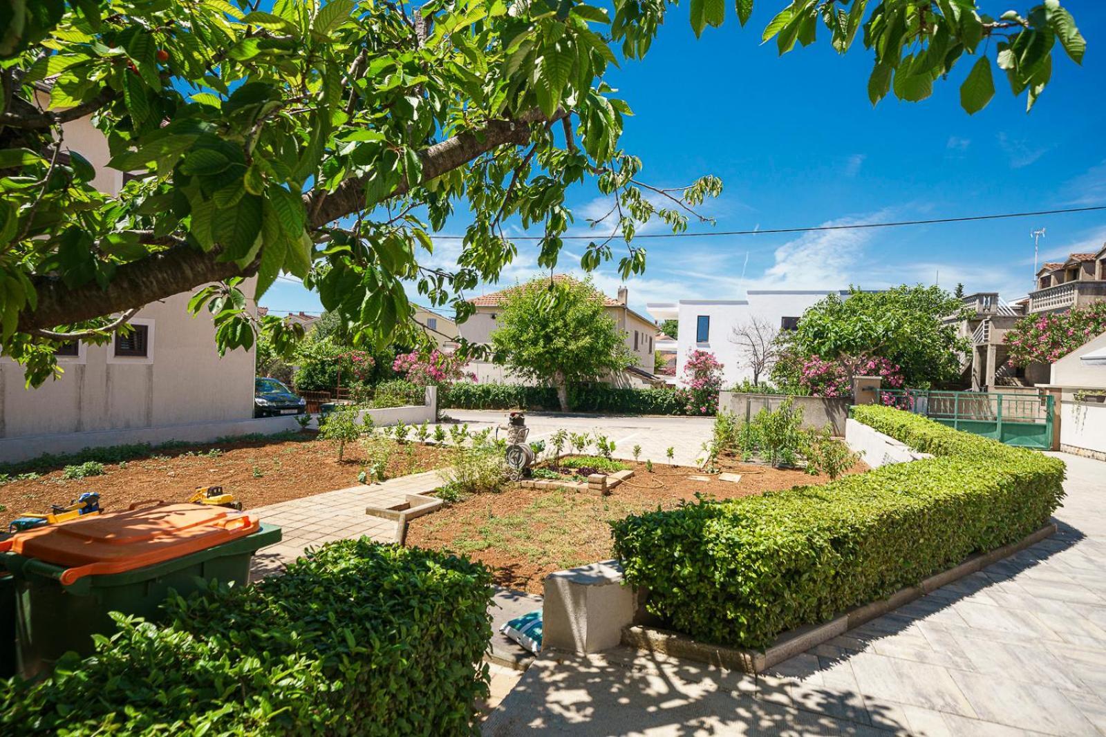 Family Petrov Apartments Vodice Kültér fotó